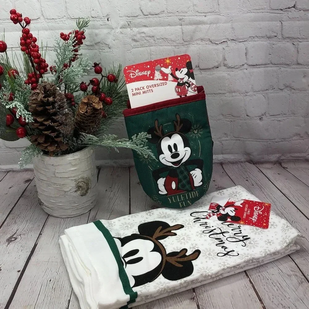 mickey mouse kitchen towels and mini mitt set yuletide fun